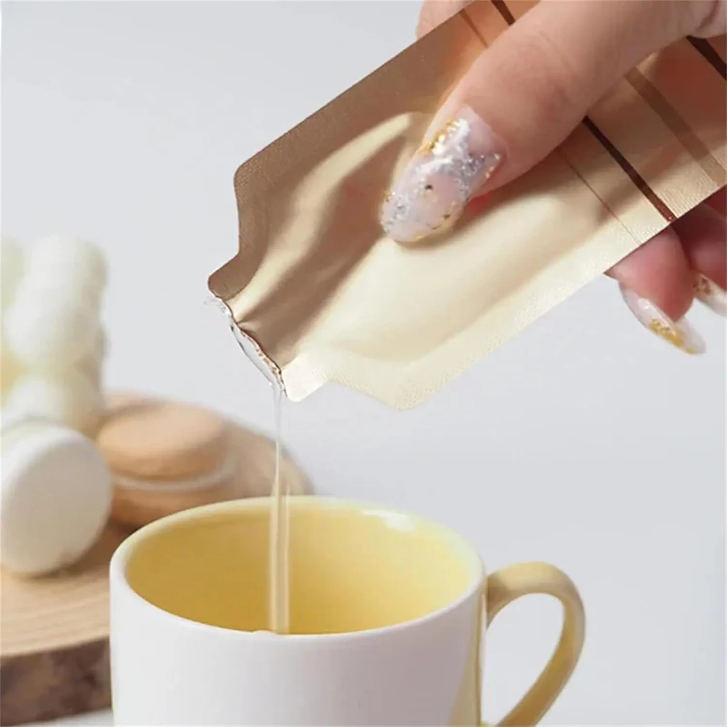 100 Pack Heat Sealing Shampoo Sample Pouches, Disposable Aluminum Toiletry Liquid Pouches for Travel, Portable Makeup Samples Container, Easy to Seal (Gold,S 2 * 4.3in)