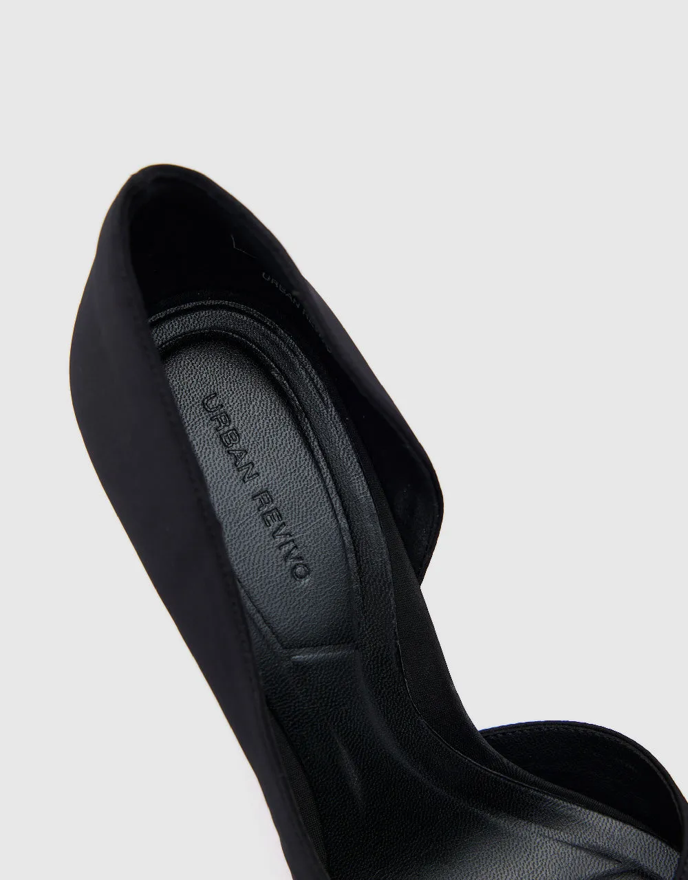 Buckle Décor Heeled Pumps