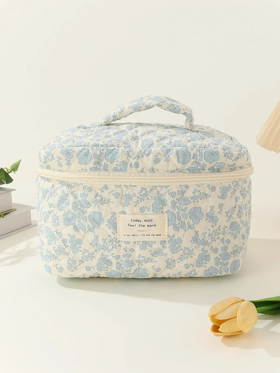 Floral Cotton Quilted Makeup Bag, Kawaii Aesthetic Travel Organizer Toiletry Bag with Handle, Large Cosmetic Bags with Zipper, Cute Pouch Tote Purse for Women (Blue Floral)