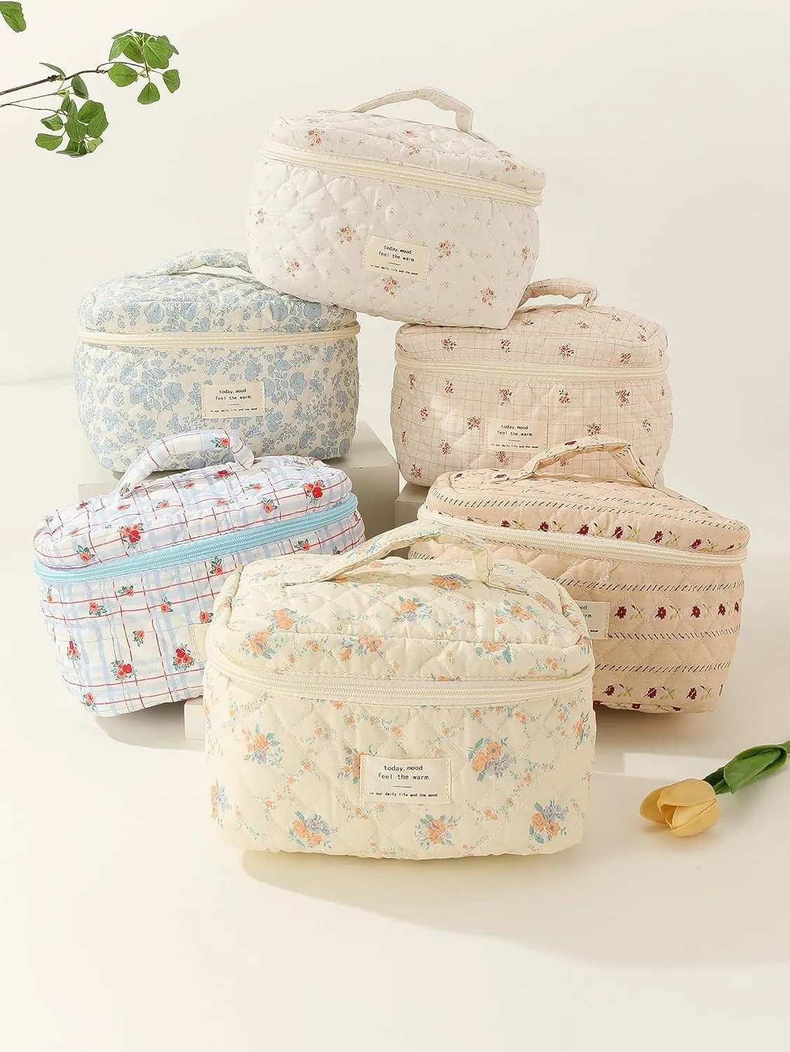 Floral Cotton Quilted Makeup Bag, Kawaii Aesthetic Travel Organizer Toiletry Bag with Handle, Large Cosmetic Bags with Zipper, Cute Pouch Tote Purse for Women (Striped)