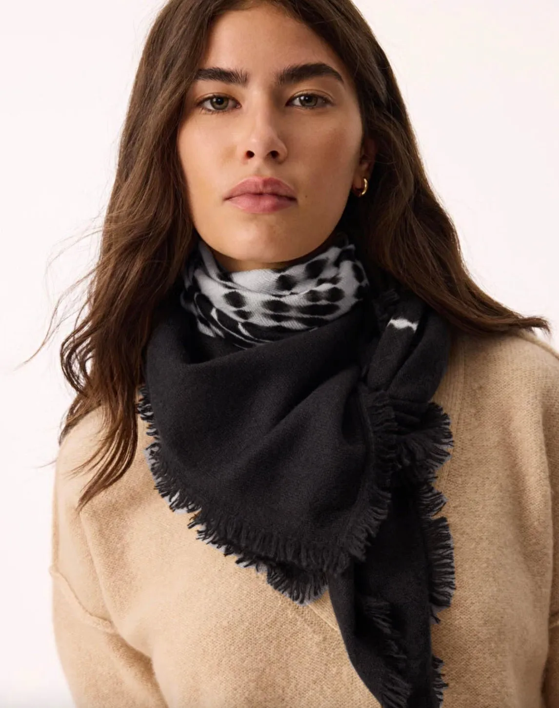 Hachiko - Circle Cashmere Bandana Scarf - Noir