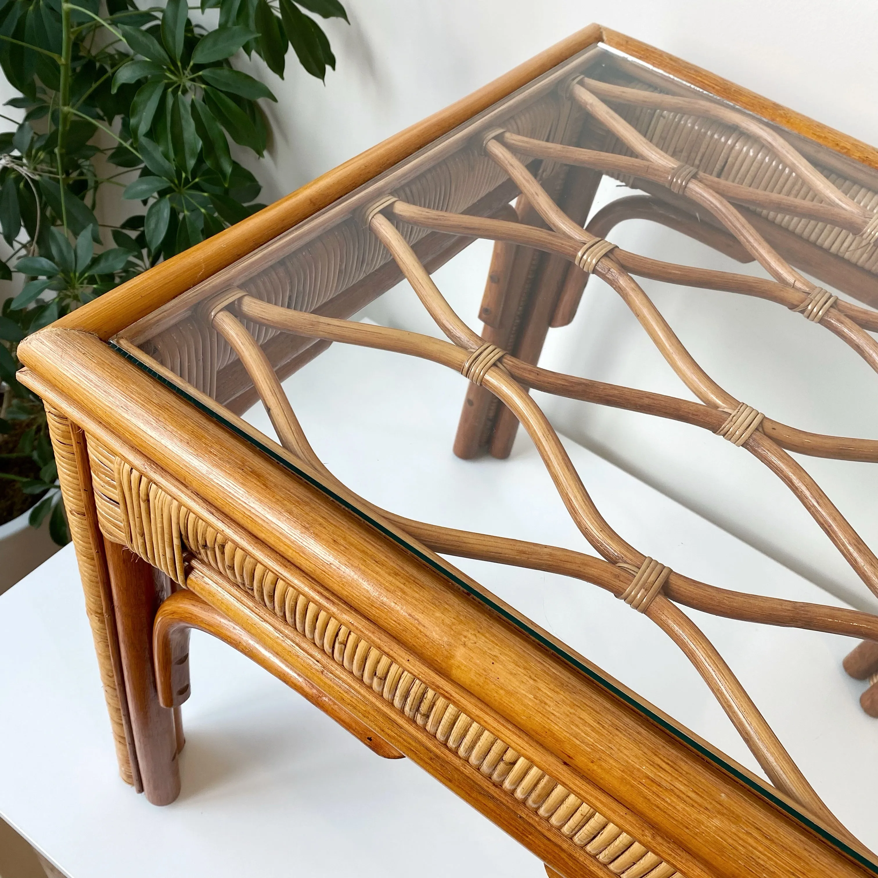Vintage Rattan   Glass End Table / Side Table